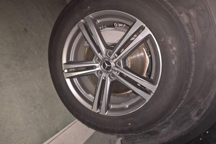 Used Mercedes-Benz GLC 2021 GLC 260 L 4MATIC Dynamic Edition Right Front Wheel Hub