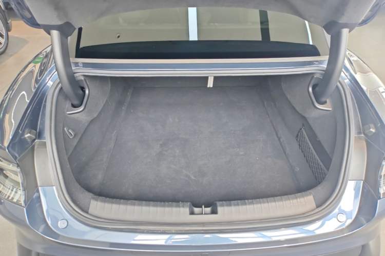 Used Xiaomi Auto SU7 2024 Four-Wheel Drive Ultra-Long Range Advanced Intelligent Driving Max Edition Trunk