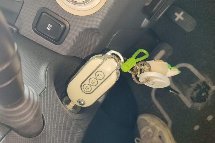 Used Wuling Hongguang MINIEV 2022 Macaron Premium Model – Lithium Iron Phosphate