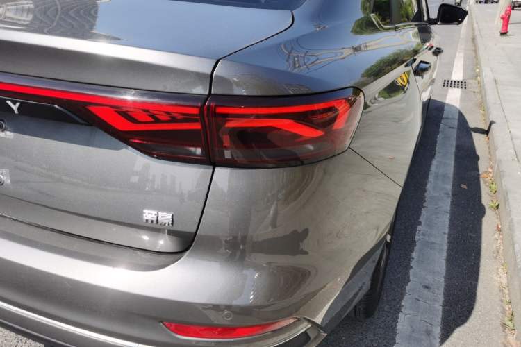 Used Geely Auto Emgrand 2022 4th Generation 1.5L CVT Luxury Model Exterior 3