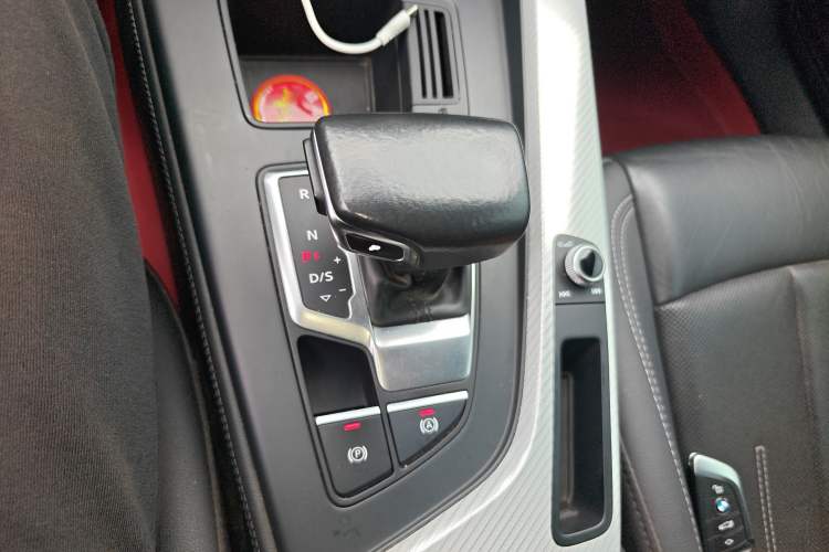 Used Audi A4L 2020 40 TFSI Fashionable and Elegant Model