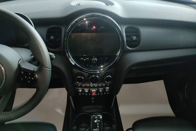 Used MINI MINI 2023 1.5T COOPER King's Cross Special Edition Five-Door Version