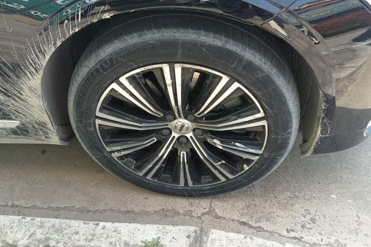 Used Volvo S90 New Energy 2021 T8 eDrive Hybrid Zhiyi Luxury Edition Right Front Wheel Hub