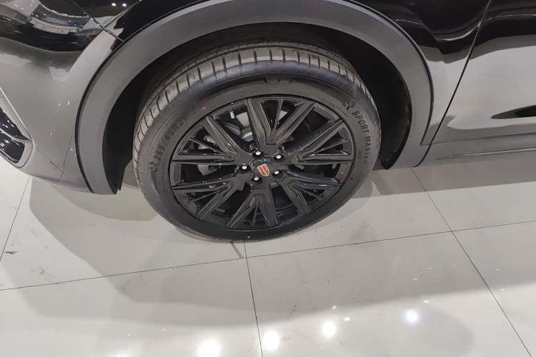 Used Hongqi HS5 2025 2.0T Two-Wheel-Drive Xuan Ying Edition Left Front Wheel Hub