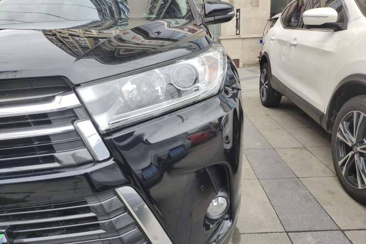 Used Toyota Highlander 2018 2.0T Four-Wheel Drive Prestige Version 7 Seats China V Emission Standard