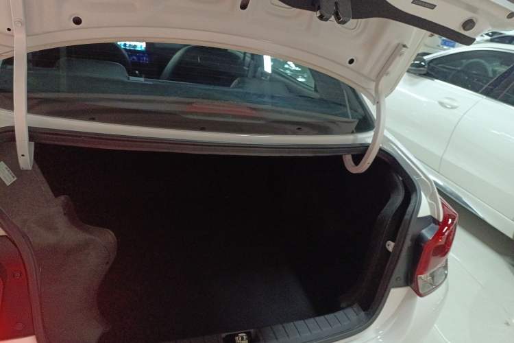 Used Hyundai Verna (older generation) 2017 1.4L Manual Refreshed Version China V Standard
