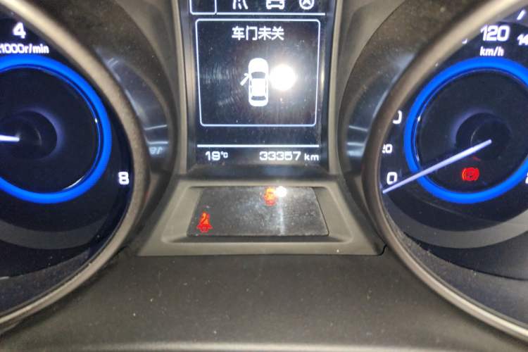 Used CHANGAN Eado 2015 1.6L Manual Luxury Model China IV Standard Odometer Close Up