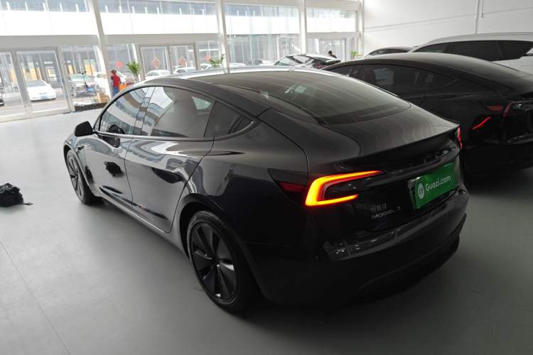 Used Tesla Model 3 2025 Rear-Wheel-Drive Version
