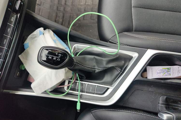 Used Geely Auto Vision X3 2019 Upgraded Model 1.5L CVT Elite Version Gear Lever