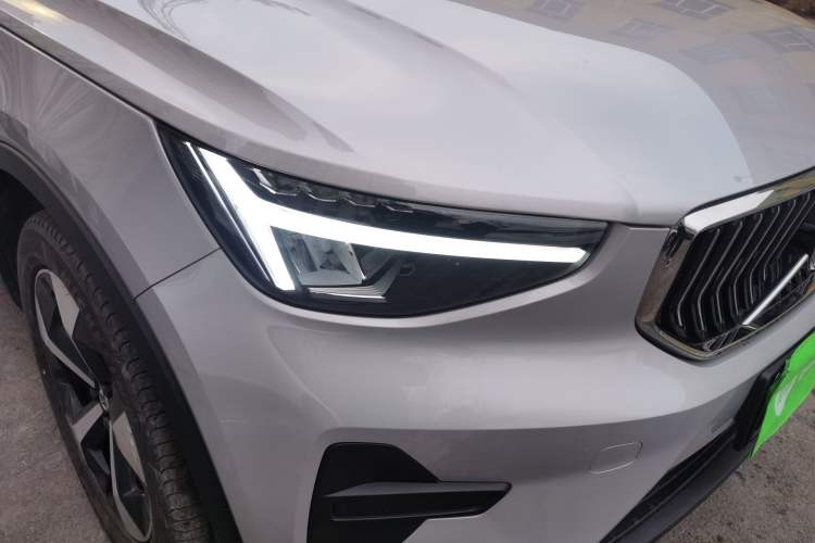 Used Volvo XC40 2023 B4 4x4 Smart Luxury Edition
