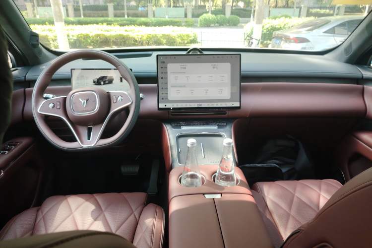 Used VOYAH Titan 2026 Model Max+ Center Console