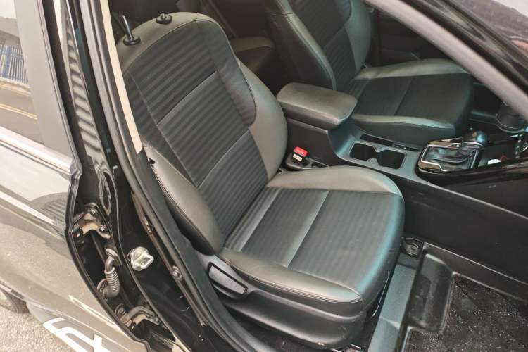 Used Kia Sportage R 2018 2.0L Automatic Smart Luxury Version China V Standard Right Front Seat