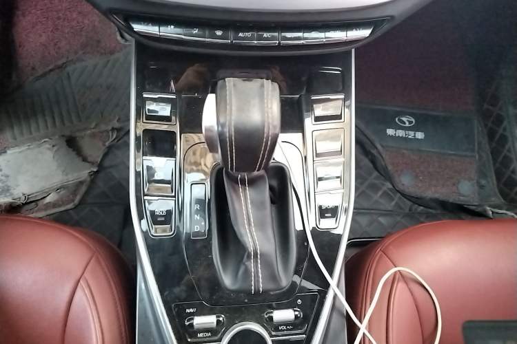 Used Soueast DX7 2018 Prime 1.8T DCT Prestige Model China V Standard
