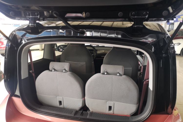 Used Baojun E300 2020 Plus Interstellar Future Edition Trunk