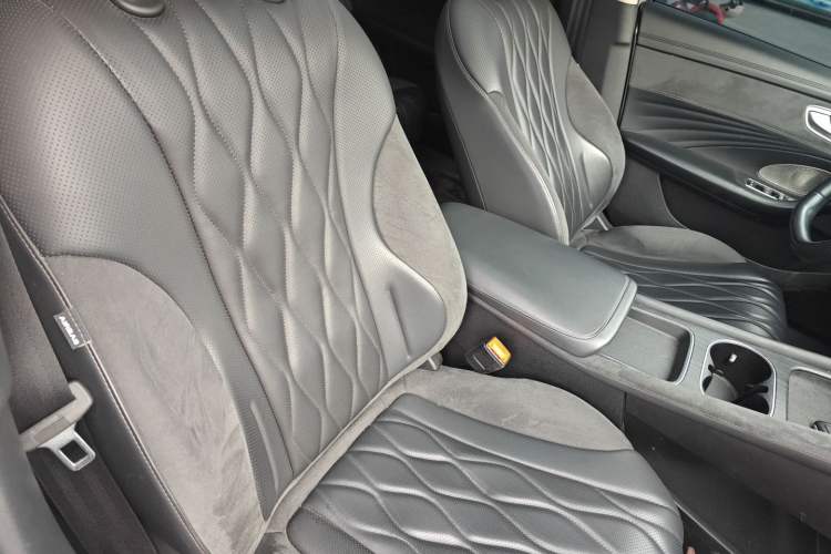 Used Roewe D7 2023 DMH 125km Flagship Edition