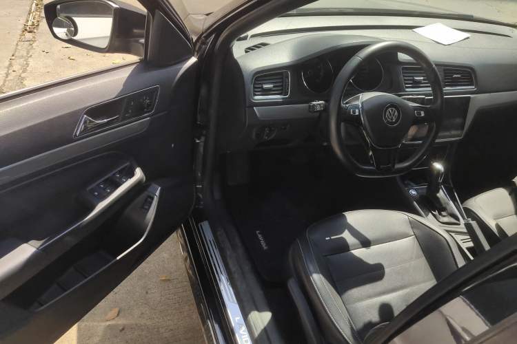 Used Volkswagen Lavida 2017 1.6L Automatic Comfort Edition