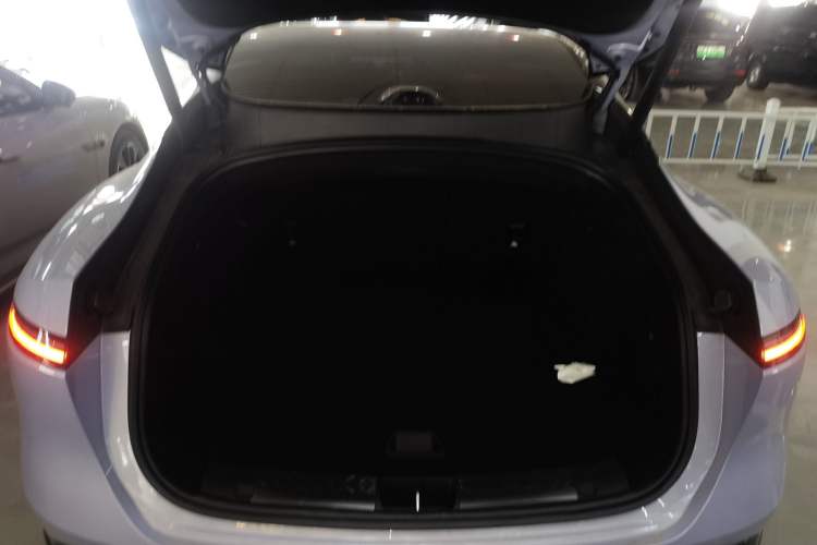 Used Avatr 06 2025 Max Extended-Range Edition
