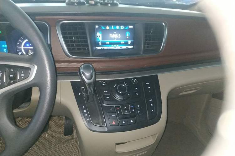 Used Buick GL8 2018 28T Comfort Model China VI Standard Audio And AC Panel