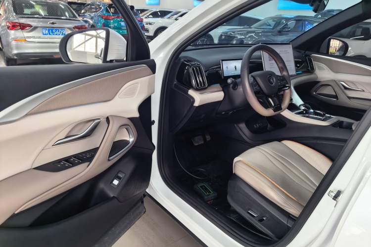 Used BYD Song Pro New Energy 2024 HONOR Edition DM-i 110KM Excellence Model Driver Seat