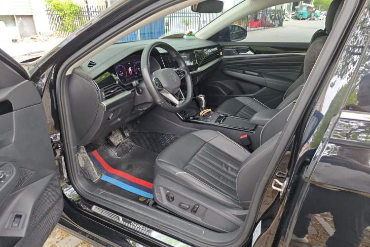 Used Volkswagen Passat 2023 330TSI Elite Edition Driver Seat