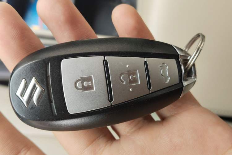 Used Suzuki Kizashi 2011 2.4L Two-Wheel Drive CVT Standard Edition
