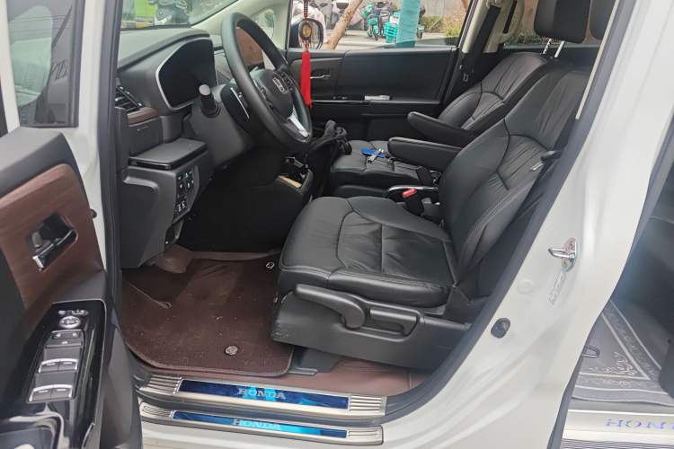 Used Honda Odyssey 2024 2.0L eHEV Sharp & Smart Edition
