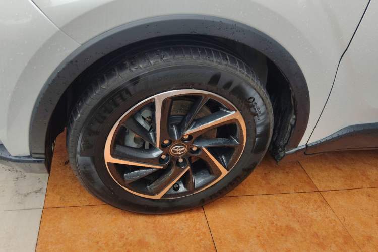 Used Toyota C-HR 2021 2.0L Luxury Edition Left Front Wheel Hub