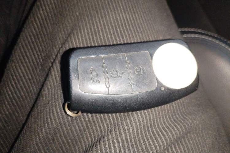 Used JMC Yusheng S350 2016 2.0T Automatic Two-Wheel Drive Gasoline Luxury Edition 5 Seats
