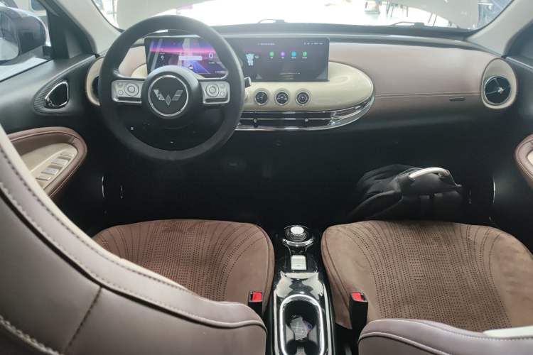 Used Wuling Bingo 2023 333 km Lingxi Connected+ Version Center Console