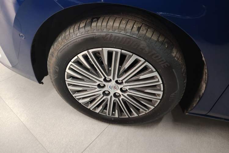 Used Buick GL8 New Energy 2024 Lu Zun Luxury Edition 7-Seater
