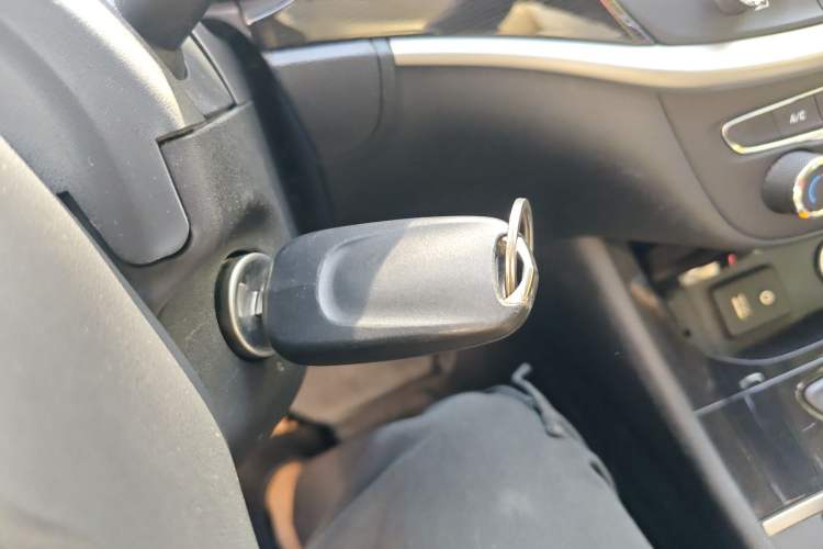 Used Buick Verano 2015 Sedan 20T Dual-Clutch Leading Model Vehicle Key