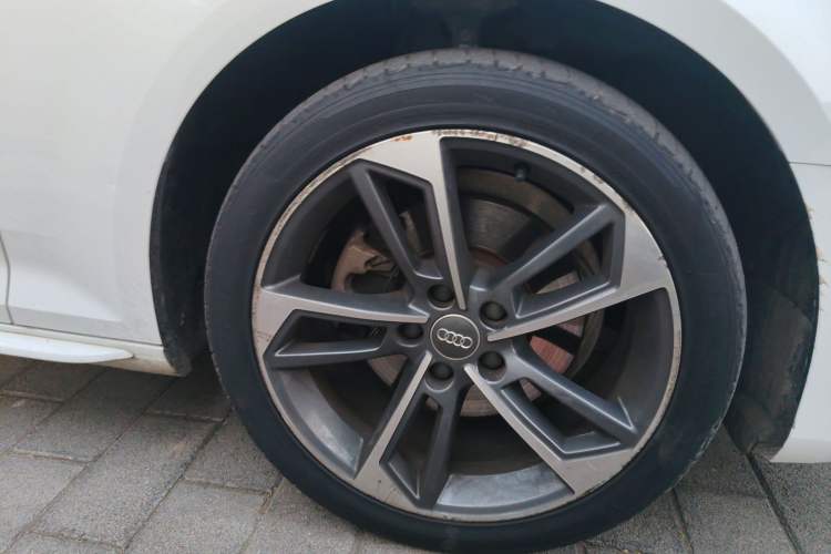 Used Audi A4L 2019 40 TFSI Fashion Edition China VI Emission Standard