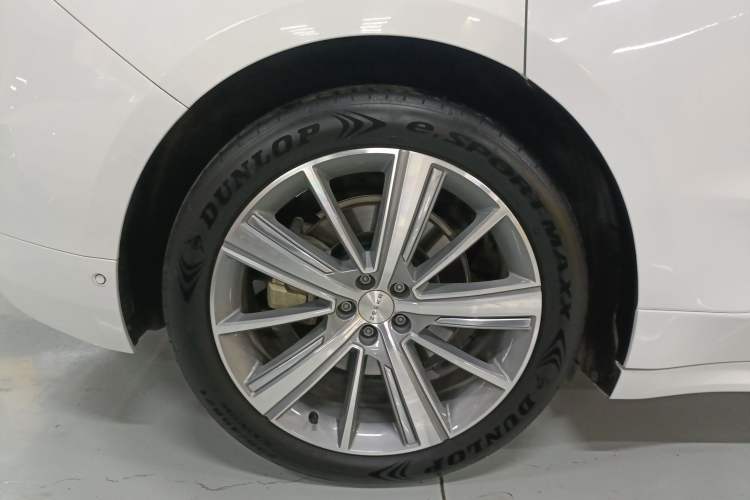 Used Zeekr 001 2022 Ultra-Long Range Single-Motor WE Version Right Rear Wheel Hub