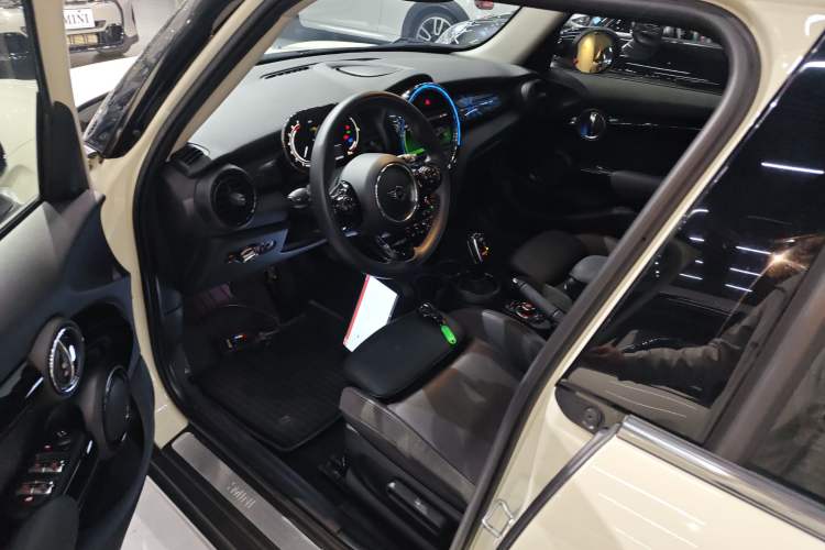 Used MINI 2021 1.5T COOPER Artist Five-Door Edition
