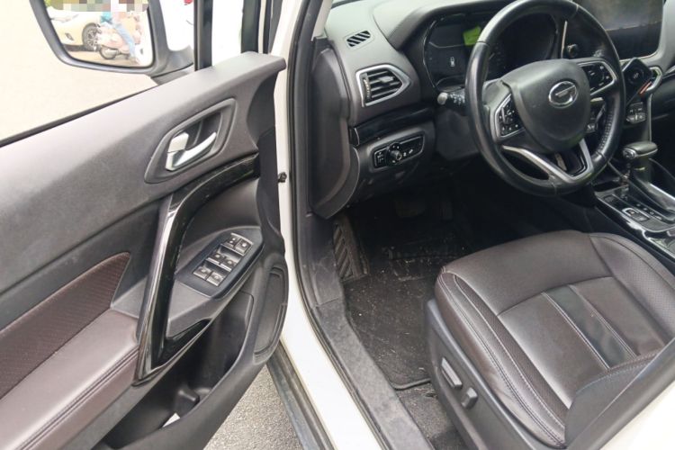 Used GAC Trumpchi GS4 2018 235T Automatic Two-Wheel Drive Luxury Smart Connectivity Millionth Anniversary Edition Driver Seat