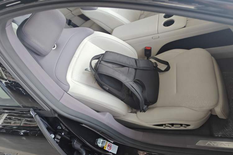 Used Avatr 06 2025 Pro Range-Extended Edition Right Front Seat