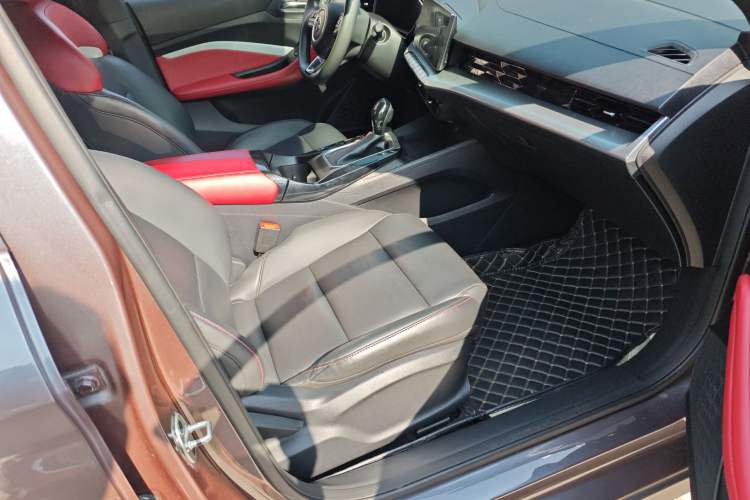 Used MG 5 2021 Revised Version 180 DVVT CVT Youth Luxury Edition