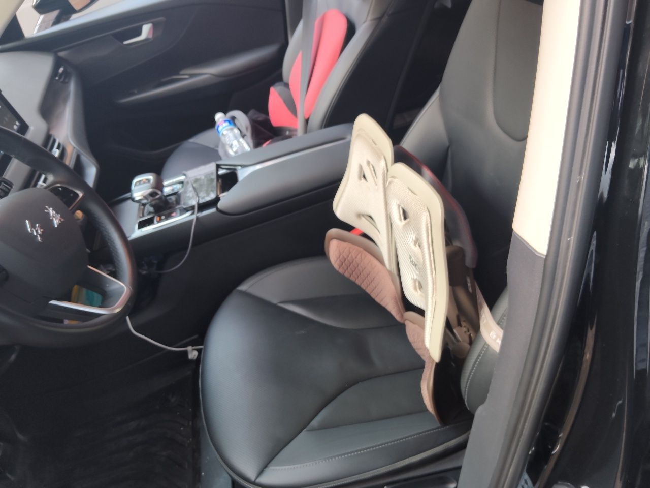 Hongqi E-QM5 2023 Revised Version Basic Travel Edition — снимка 15