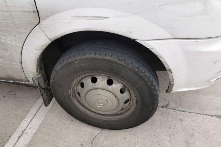 Used SAIC MAXUS Xintu V80 2021 2.0T Manual Classic Aoyuntong Short Wheelbase Mid-Roof 5/6-Seater Right Front Wheel Hub