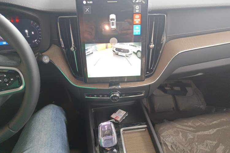 Used Volvo XC60 2026 B5 4x4 Smart Luxury Edition
