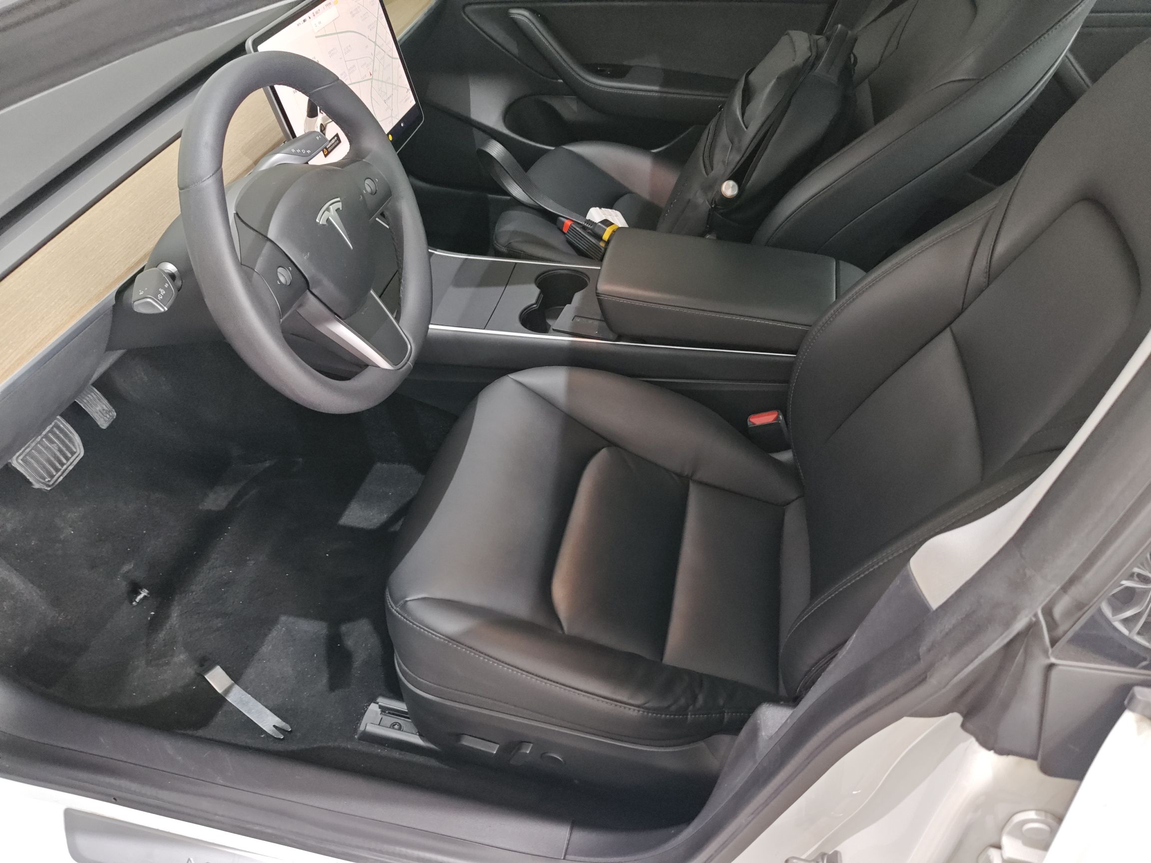 Переднее сиденье в автомобиле