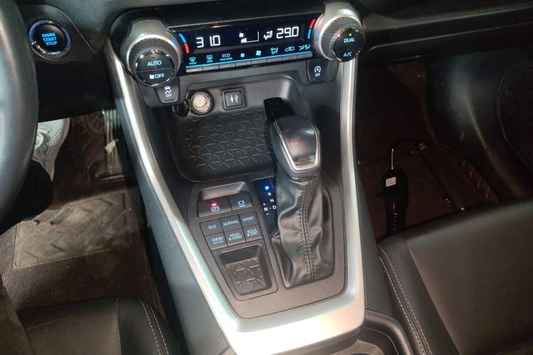 Used Toyota Wildlander 2022 2.0L CVT 4x4 Luxury PLUS Edition