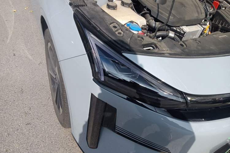 Used Geely Galaxy L6 2023 60km PLUS Right Front Headlight