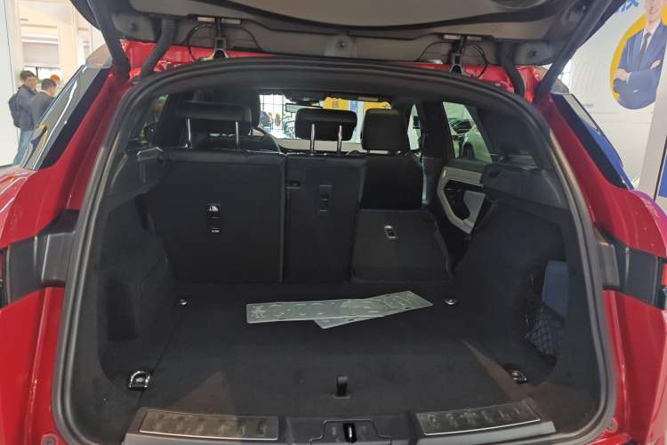 Used Land Rover Range Evoque 2020 249 PS R-DYNAMIC S Blackened Sport Technology Edition Trunk