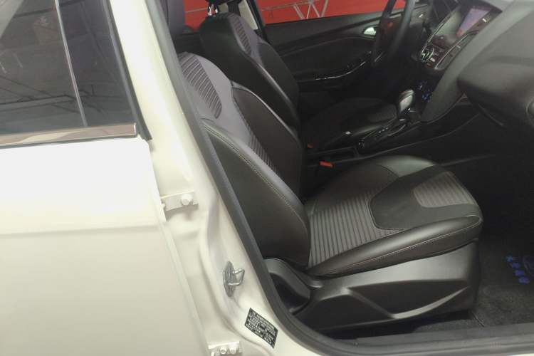 Used Ford Focus 2017 Sedan 1.6L Automatic Fashion Edition Smart Drive Version