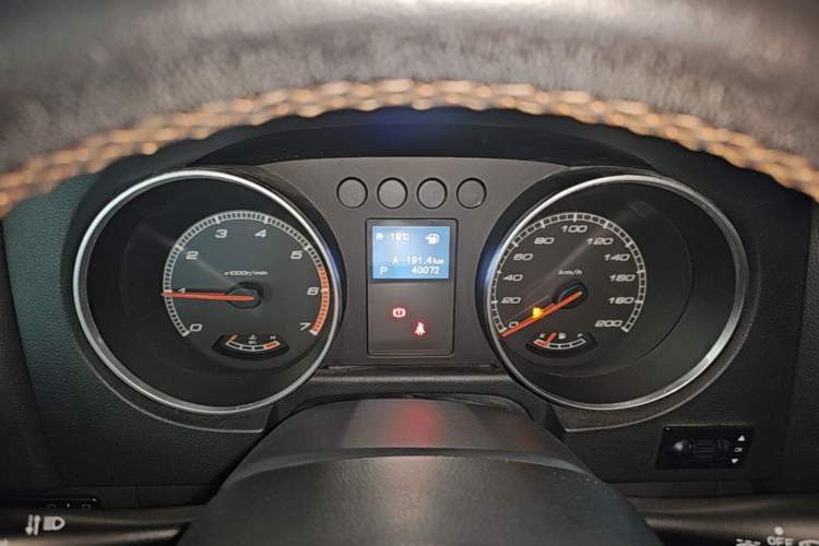 Used BAIC Off-Road BJ40 2016 40L 2.3T Automatic All-Wheel Drive Premium Edition Instrument Cluster