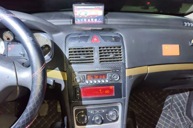 Used Peugeot 307 2013 Hatchback 1.6L Manual Comfort Edition Audio And AC Panel