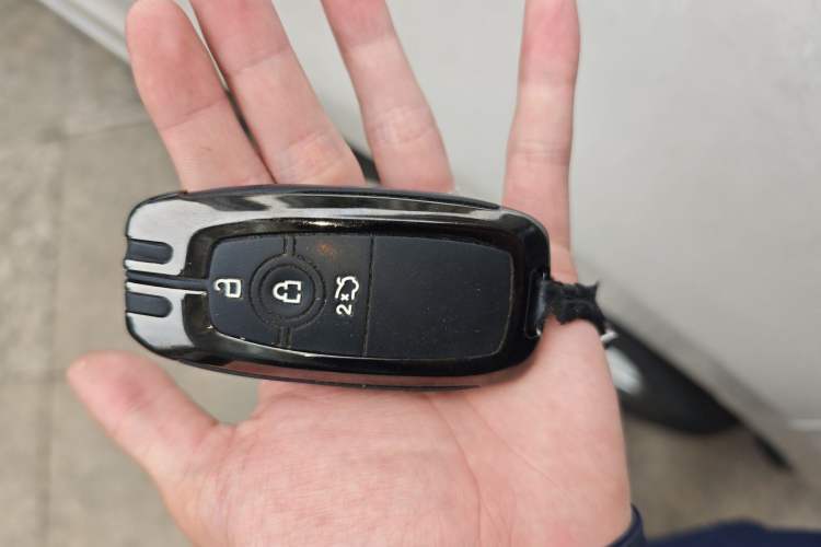 Used Ford Edge 2018 EcoBoost 245 Two-Wheel-Drive Titanium 7-Seater China V Standard Vehicle Key