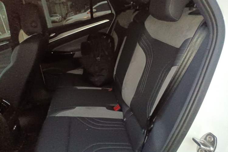 Used Volkswagen ID.4 CROZZ 2022 Long-Range PURE+ Edition Left Rear Seat