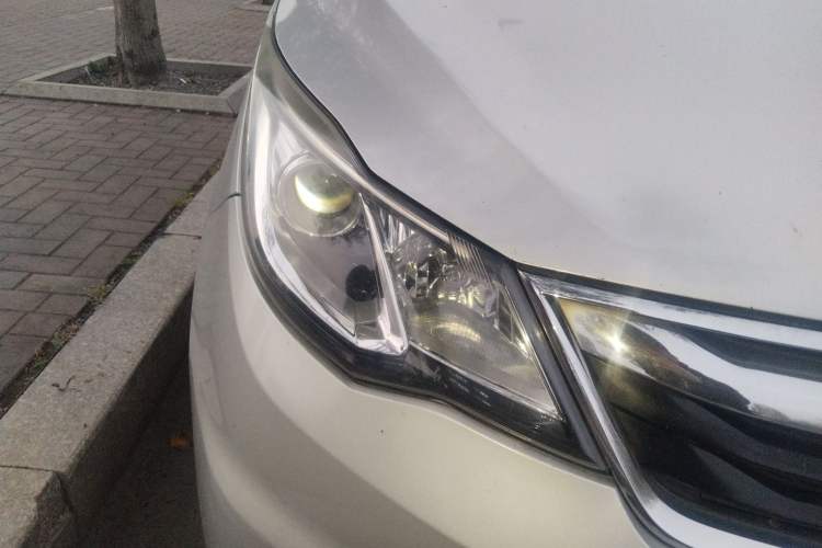 Used CHANGAN KAICHENG Oushang A600 2016 1.5L Manual Elite 7-Seater Right Front Headlight